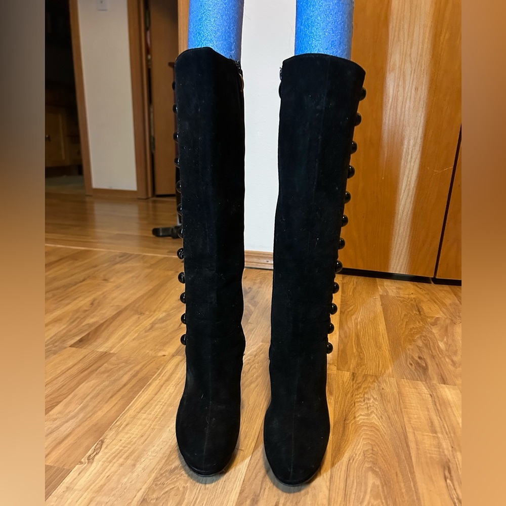 Elegant Black Buttoned Heeled Boots